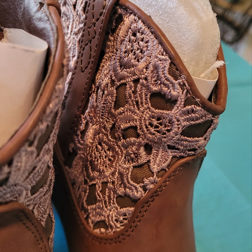 Very Volatile brown bootie - Picture 2 of 5